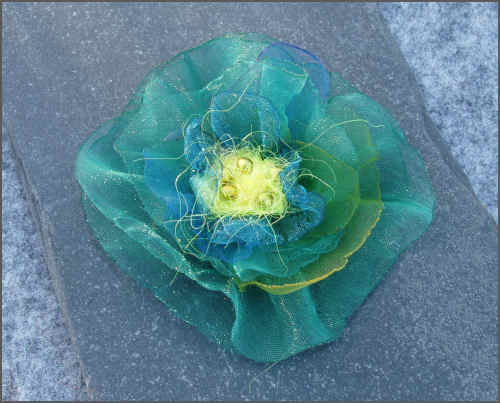 Gr&oslash;n og bl&aring; taft blomst